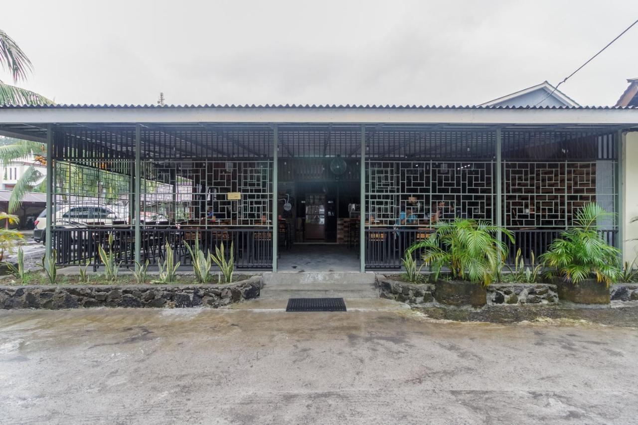Hotel Reddoorz At Jalan Babepalar Rike Manado Exterior foto